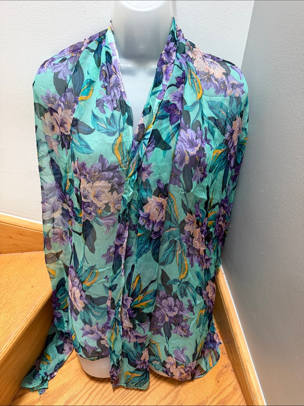 VTG All That Glitters San Francisco Rayon Floral Scarf  Pareo Made in India